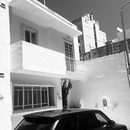 Saint Julian's Ave Maria Guest House מראה חיצוני תמונה